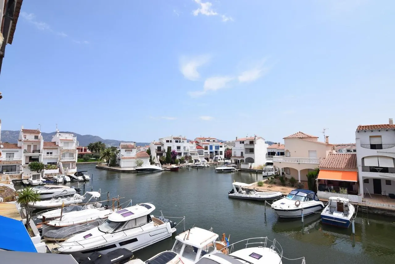 408-Apartamento Vistas Canal Empuriabrava
