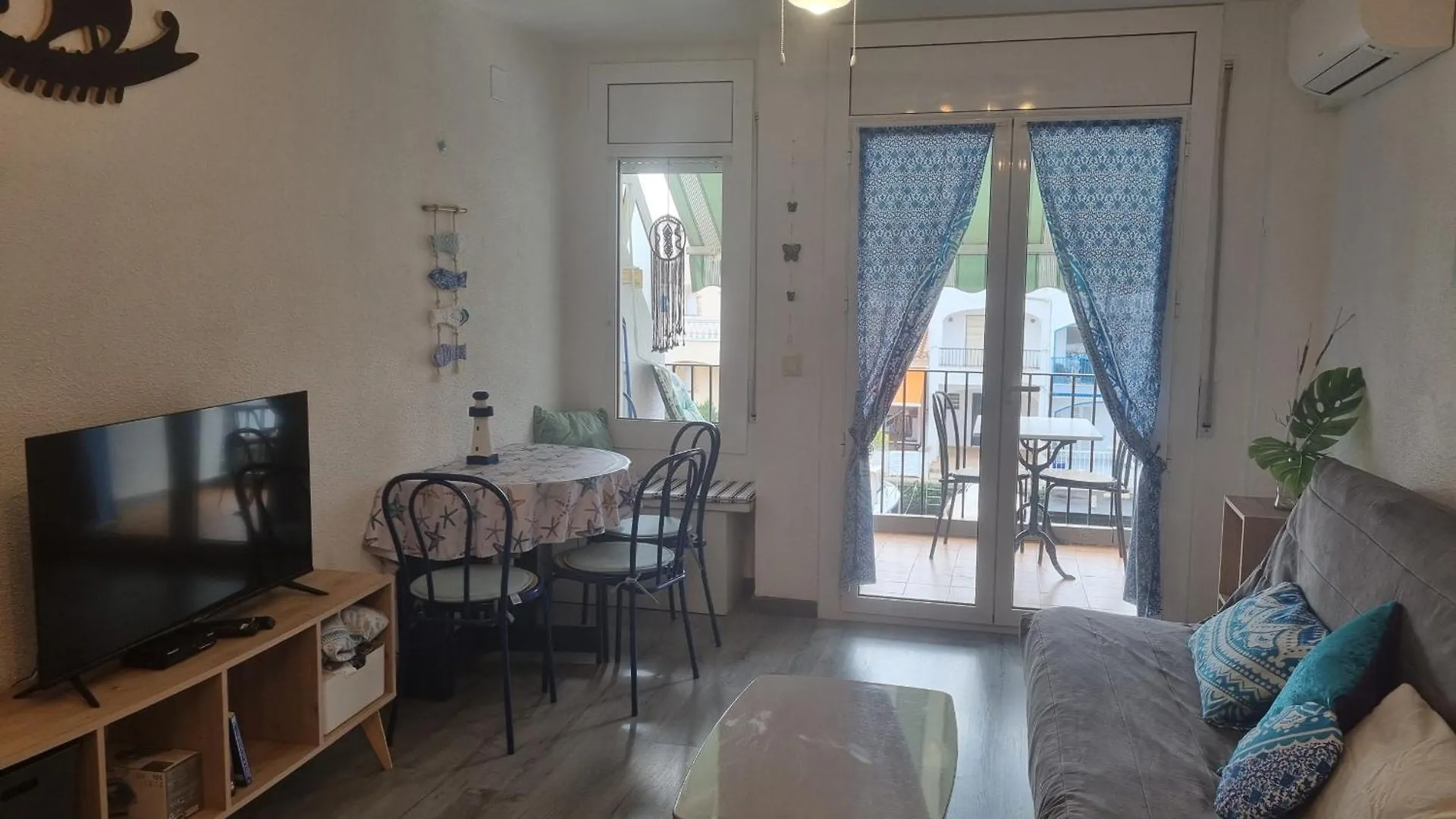 408-Apartamento Vistas Canal Empuriabrava